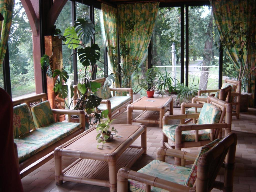 Hotel Restaurant L'Ecluse Antonne-et-Trigonant Esterno foto