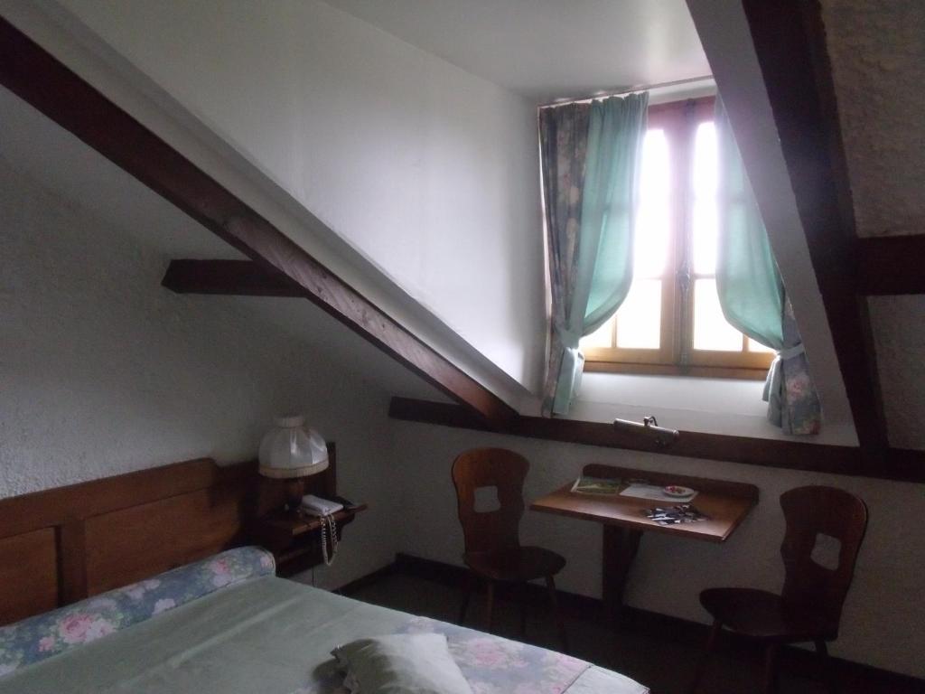 Hotel Restaurant L'Ecluse Antonne-et-Trigonant Camera foto