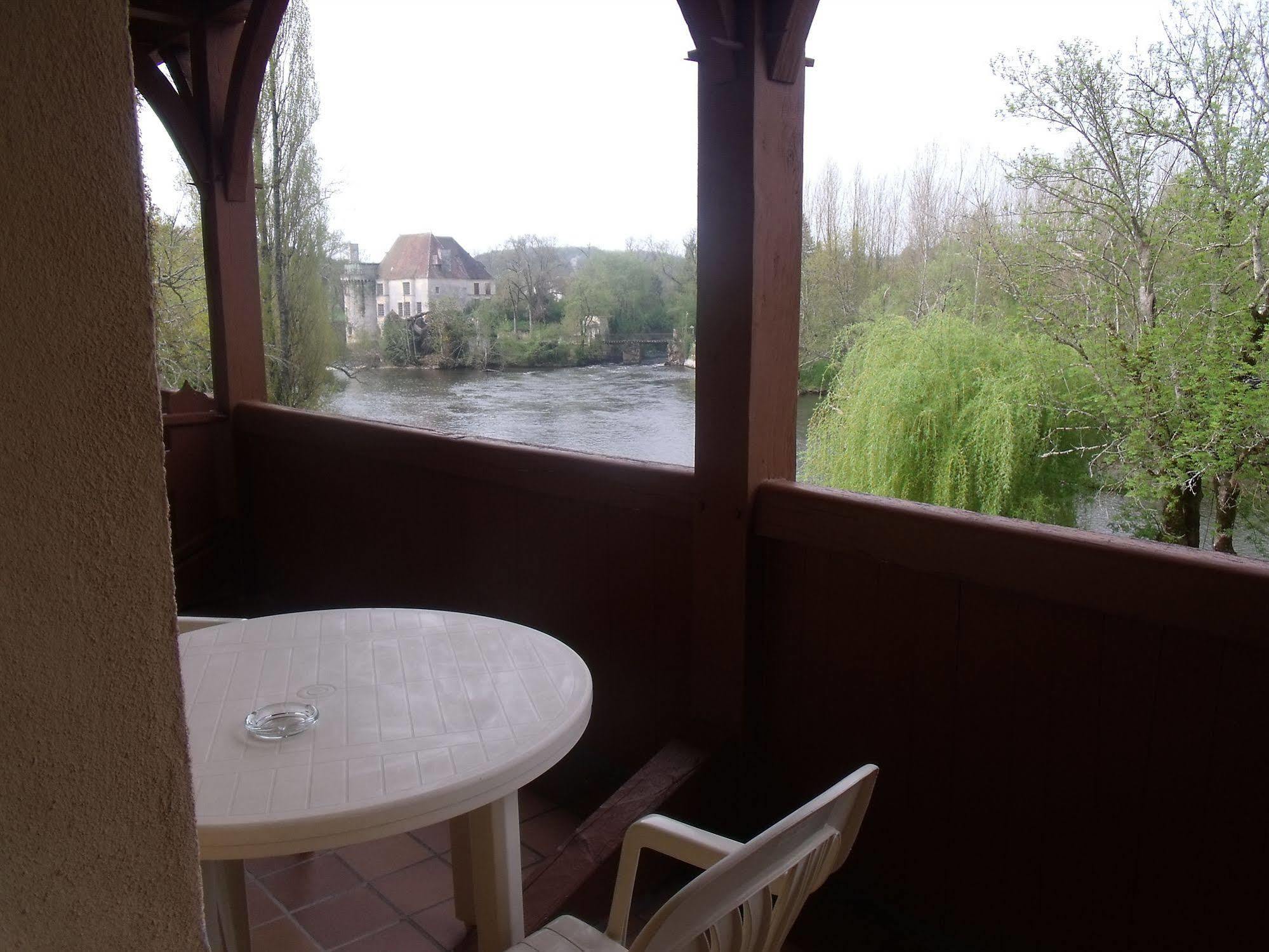 Hotel Restaurant L'Ecluse Antonne-et-Trigonant Esterno foto