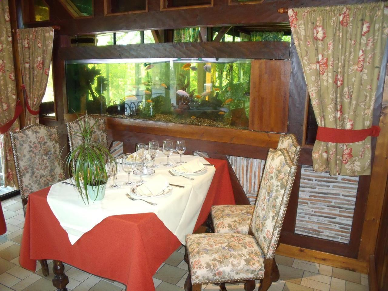 Hotel Restaurant L'Ecluse Antonne-et-Trigonant Esterno foto