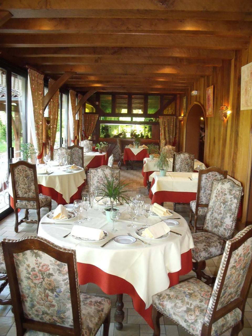 Hotel Restaurant L'Ecluse Antonne-et-Trigonant Esterno foto